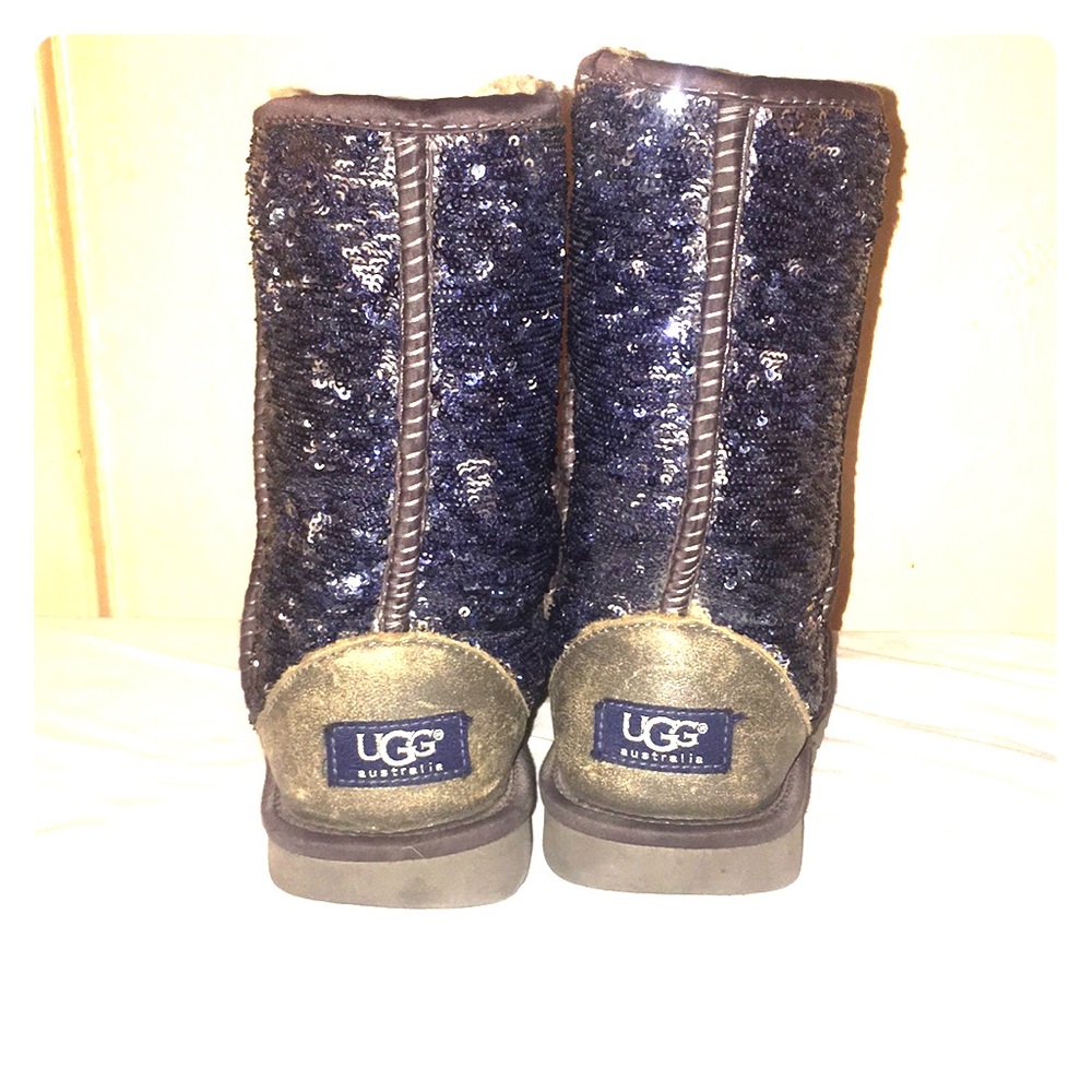 SPARKLY SILVER AND BLUE UGGS.